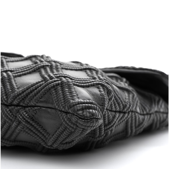 AUTHENTIC LARGE CHANEL WALK OF FAME LAMB SKIN FLAP - Picture 8 of 15